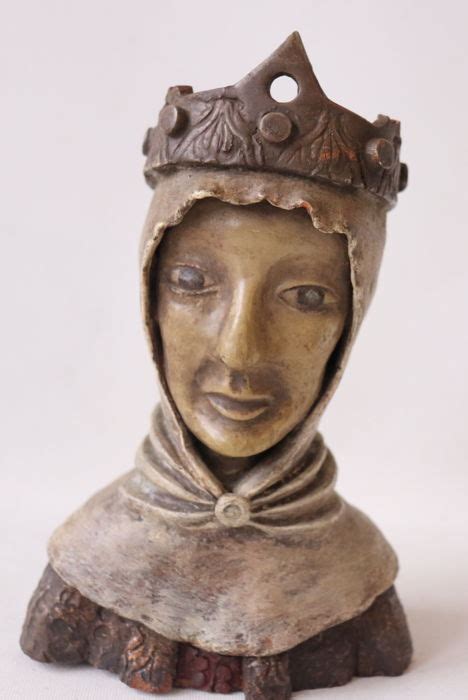  Le Buste d'une Reine : Sculpture en Terre Cuite de Beauté Impériale !