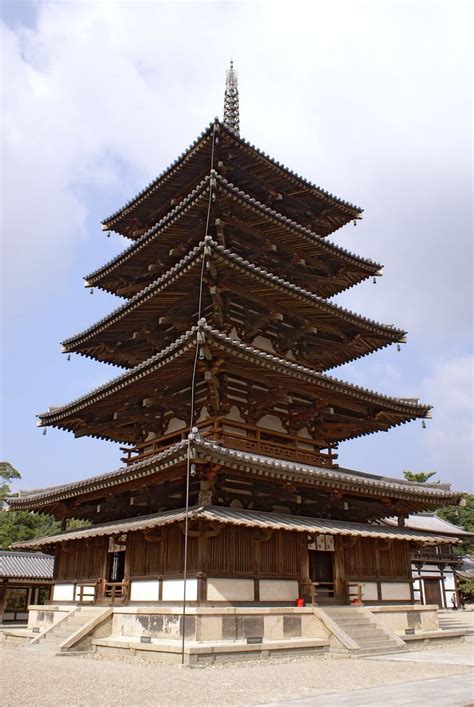 Le Mur de la Pagode Horyuji! Un Témoignage Silencieux de l'Âme du Japon Antique